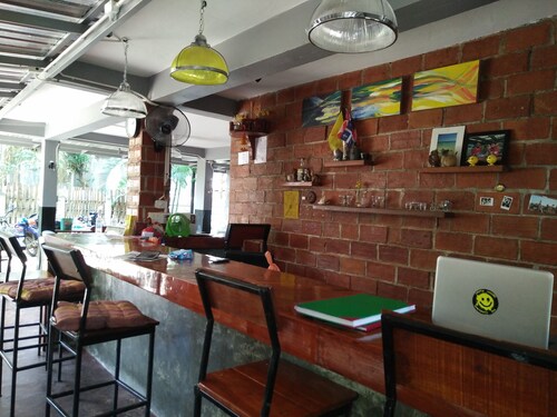 Happy House Backpacker - Hostel