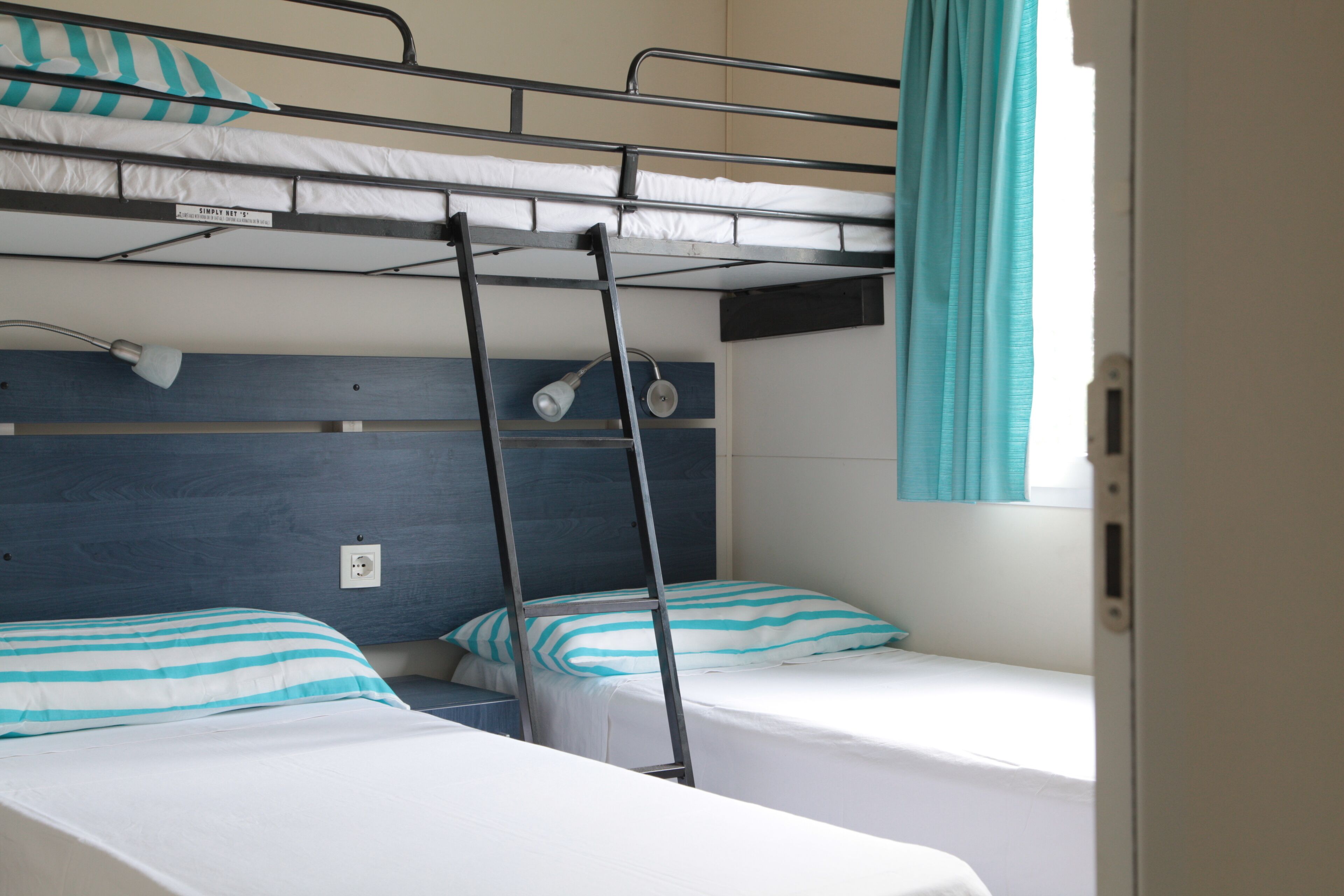 Dundyner, safe på rommet og sengetøy