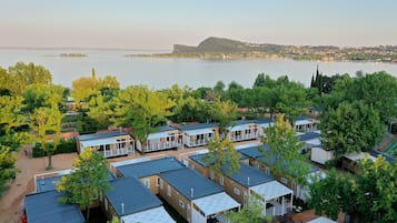 Down duvets, in-room safe, bed sheets