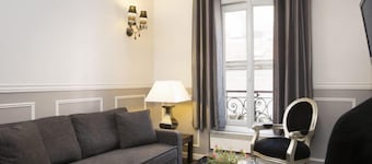 Bastille Hostel