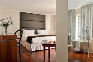 Premium Double Room | In-room safe, individually decorated, individually furnished, desk - La Maison d'Aix (Aix-en-Provence)