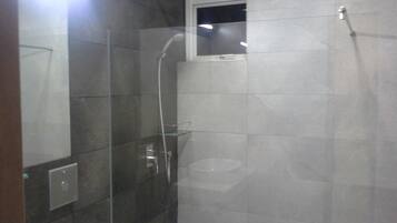 Deluxe Apartment, 3 Bedrooms, Accessible, Ocean View | Bathroom shower