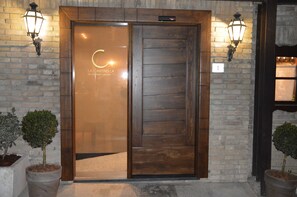 Lunch and dinner served, local cuisine - La Cantinella (Ostra)