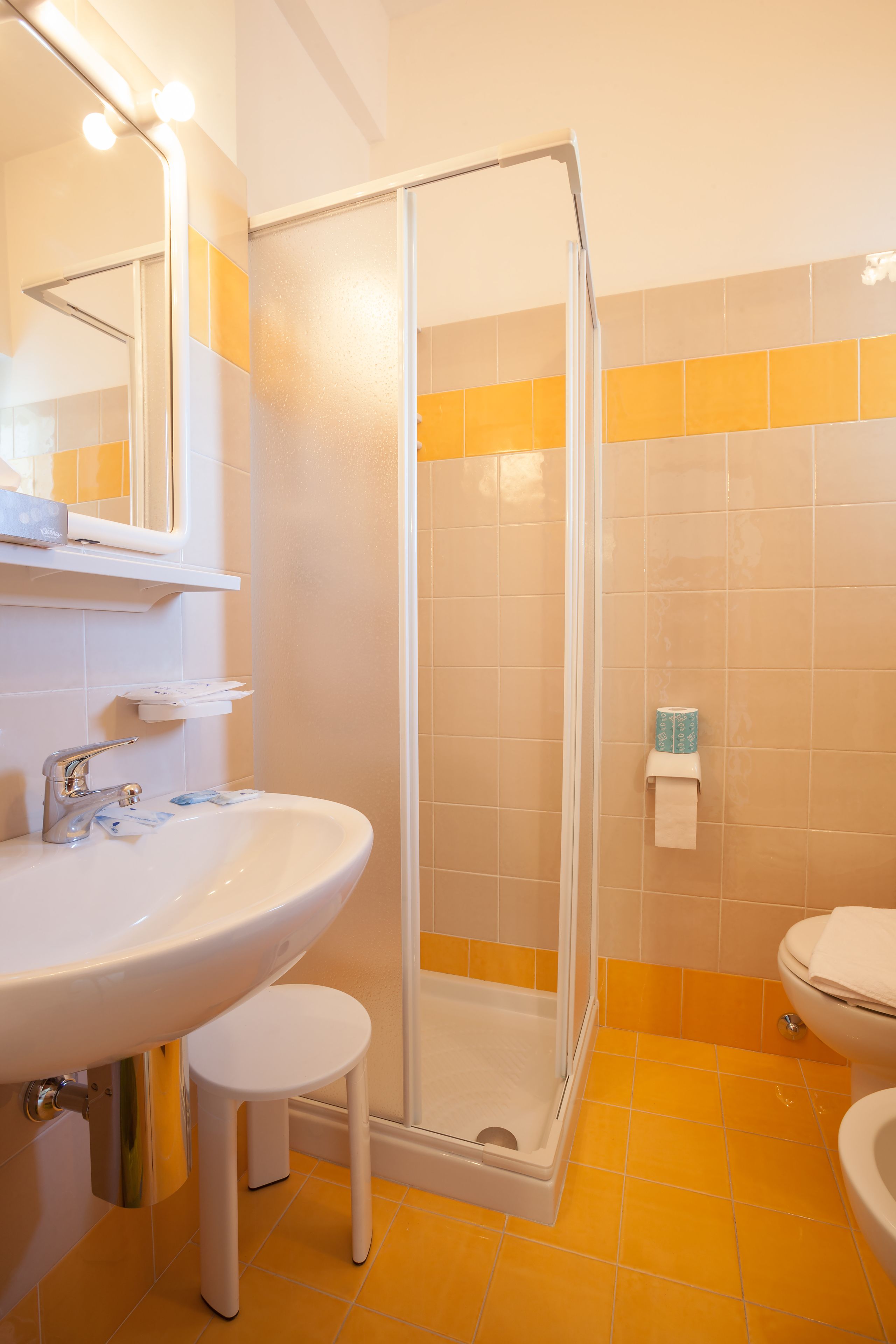 classic triple room | bathroom | deep-soaking bathtub, free toiletries, hair dryer, bidet