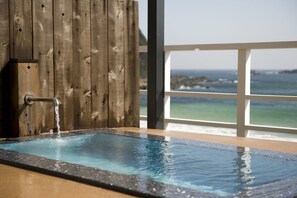 Couples treatment rooms, body treatments, aromatherapy, body scrubs