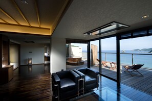 Suite | Minibar, coffre-fort, bureau, accĂšs au Wi-Fi (inclus)