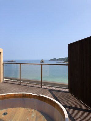Minibar, in-room safe, desk, free WiFi - The SPA Resort BETTEI RAKUYU (Shimoda)