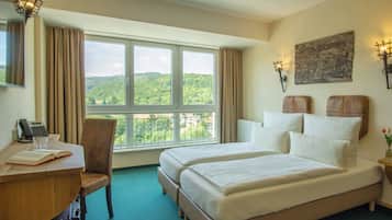 1 bedroom, hypo-allergenic bedding, free minibar, in-room safe