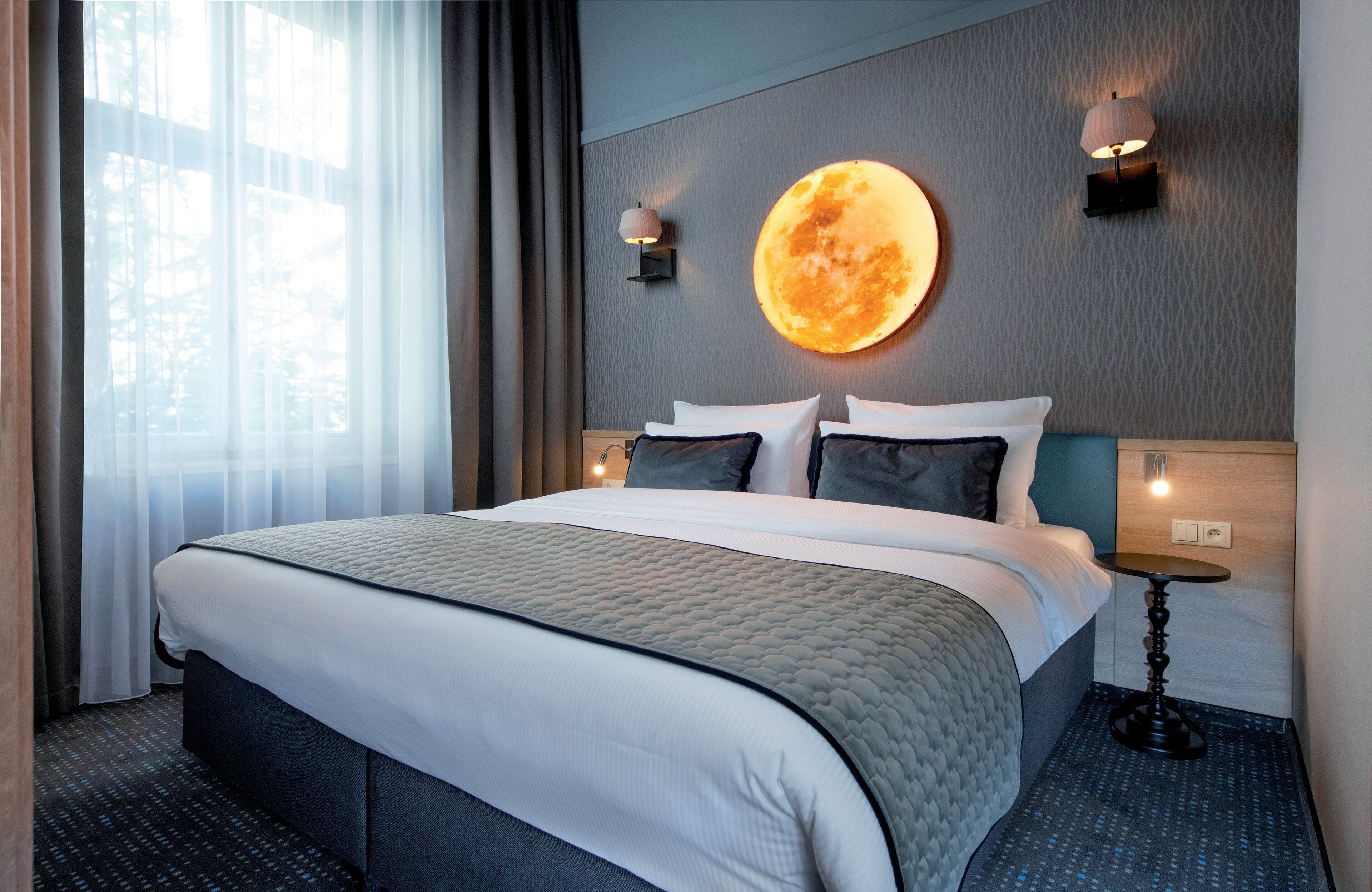 deluxe room | 1 bedroom, in-room safe, soundproofing, free wifi