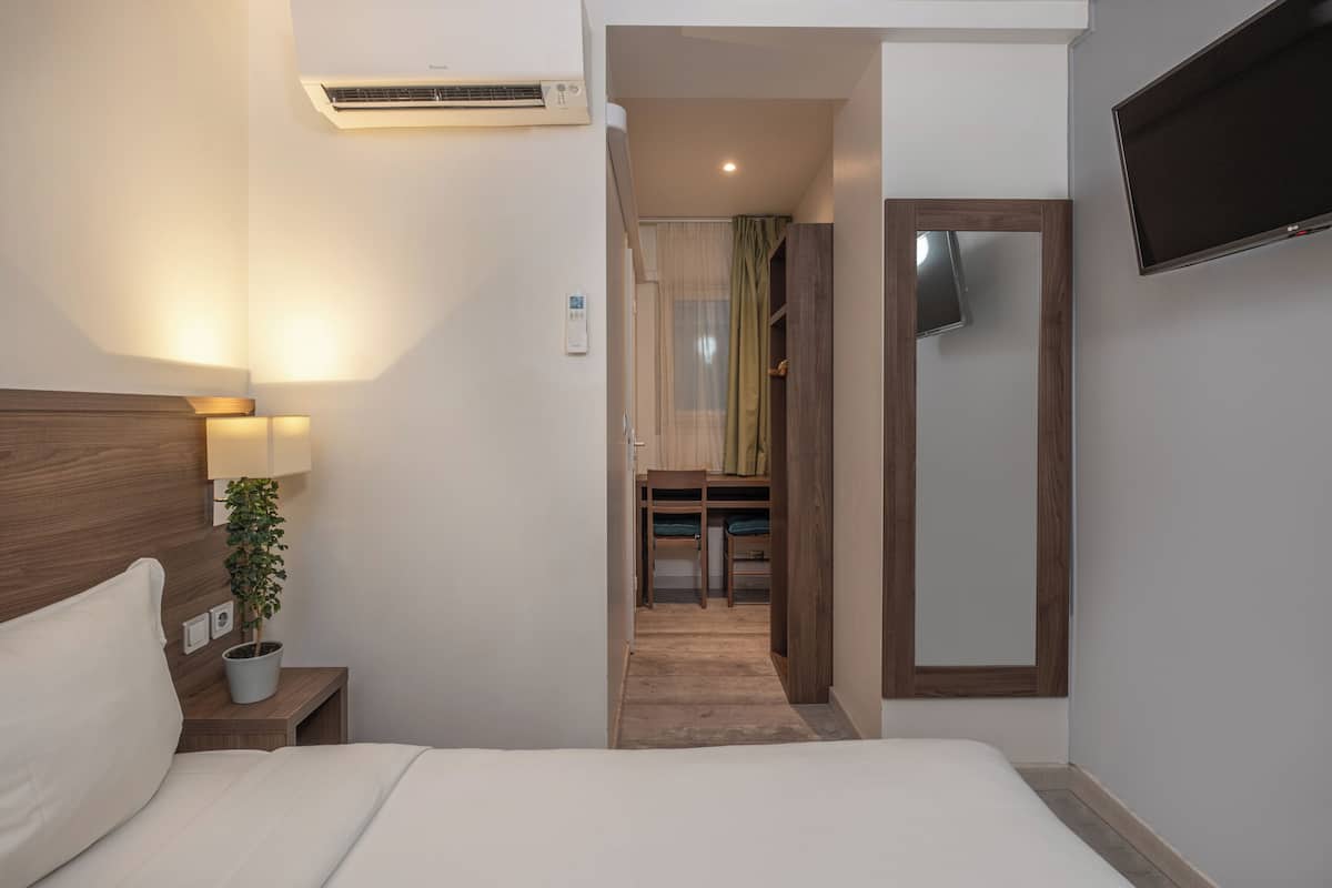 Desk, free WiFi, bed sheets