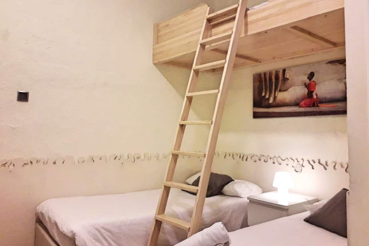 Triple Room | In-room safe, blackout drapes, iron/ironing board (on request)