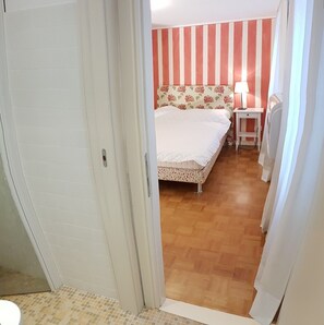 Desk, free WiFi, bed sheets - Casa delle Ortensie (Venice)