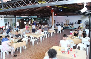Poolside bar