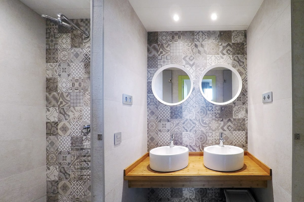 Een douche, een haardroger