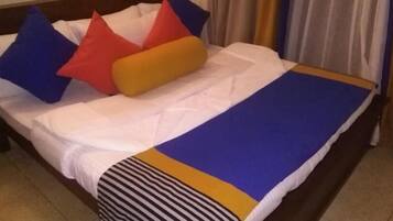 Deluxe Double Room, 1 Queen Bed | Free wired internet