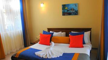 Habitación doble Deluxe, 1 cama Queen size | Internet por cable gratis