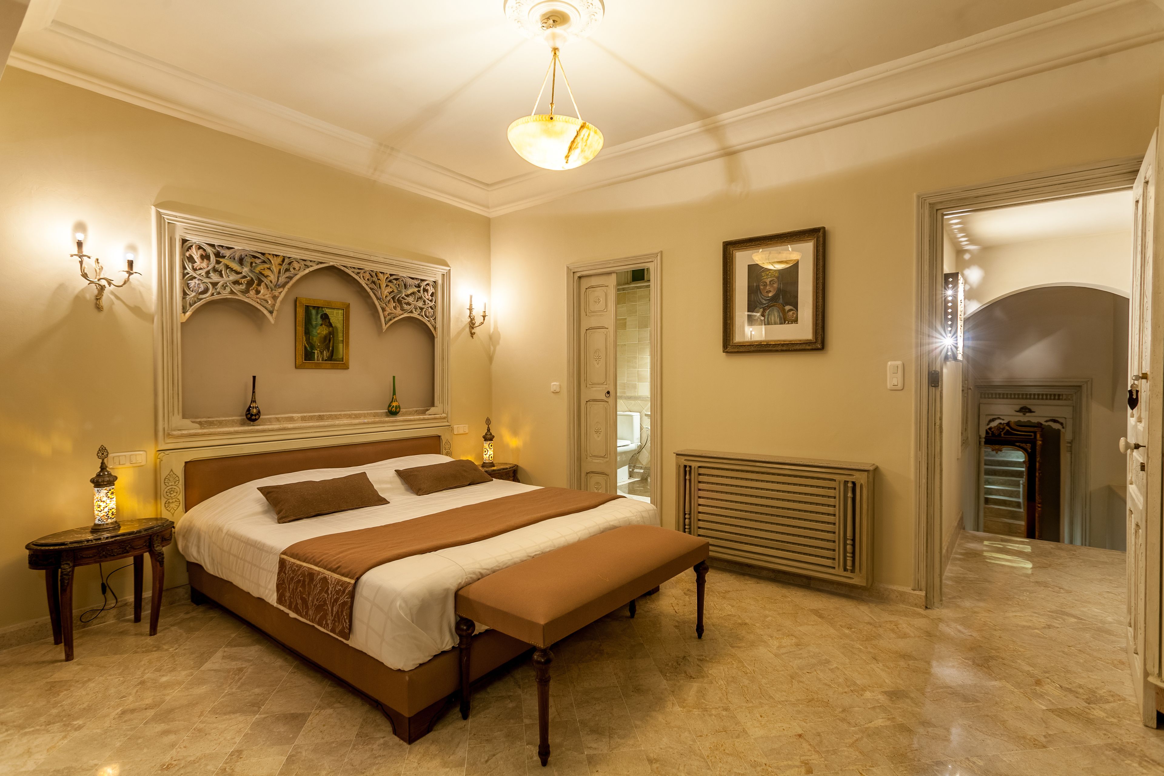 Ropa de cama de alta calidad, colchones Select Comfort y minibar 