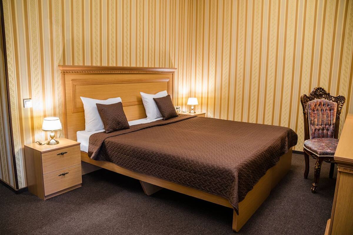 Deluxe Double or Twin Room, 1 Bedroom, Ground Floor | 1 bedroom, minibar, desk, WiFi (free)