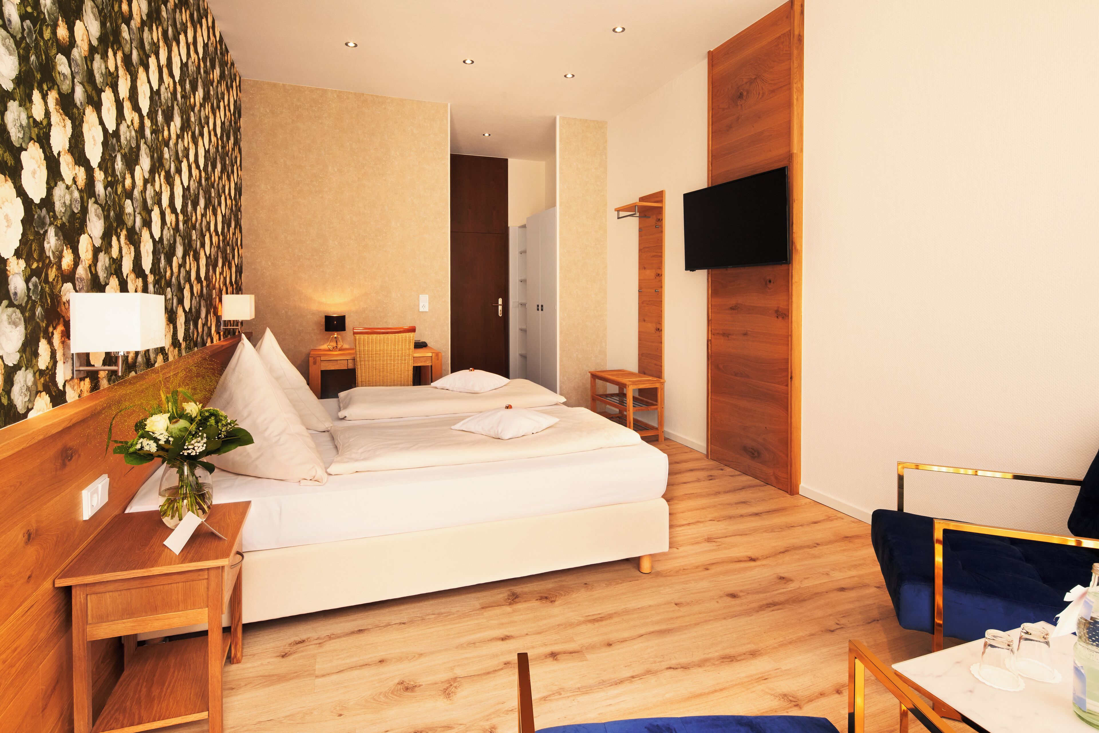 double room | in-room safe, desk, free wifi, bed sheets