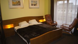 Deluxe Double Room | Desk, iron/ironing board, free cots/infant beds, free WiFi