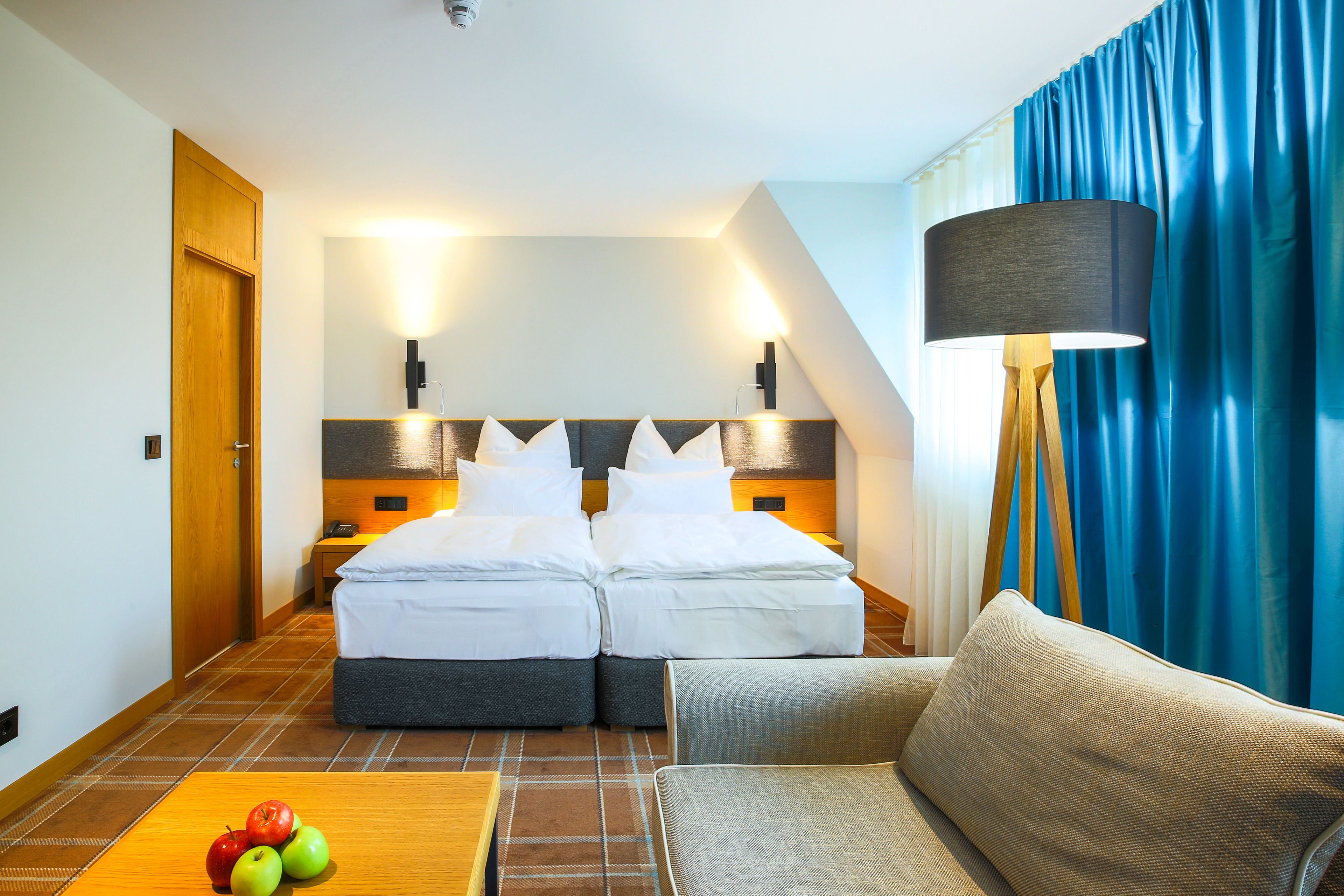 Standaard tweepersoonskamer, voor 1 persoon | Een kluis op de kamer, een bureau, een laptopwerkplek