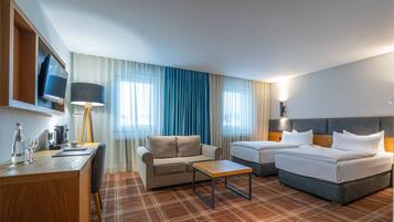 Standard-Doppelzimmer | Zimmersafe, Schreibtisch, laptopgeeigneter Arbeitsplatz