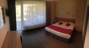 Classic Studio, Ensuite | Blackout curtains, soundproofing, iron/ironing board - Les' Loges du Ried (Marckolsheim)