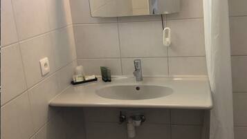 Wastafel kamar mandi