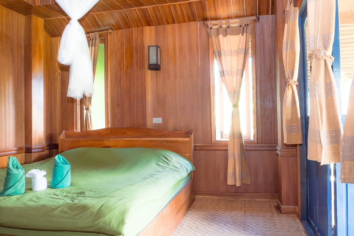 Standard Double Room | 办公桌、遮光窗帘、免费 WiFi、床单
