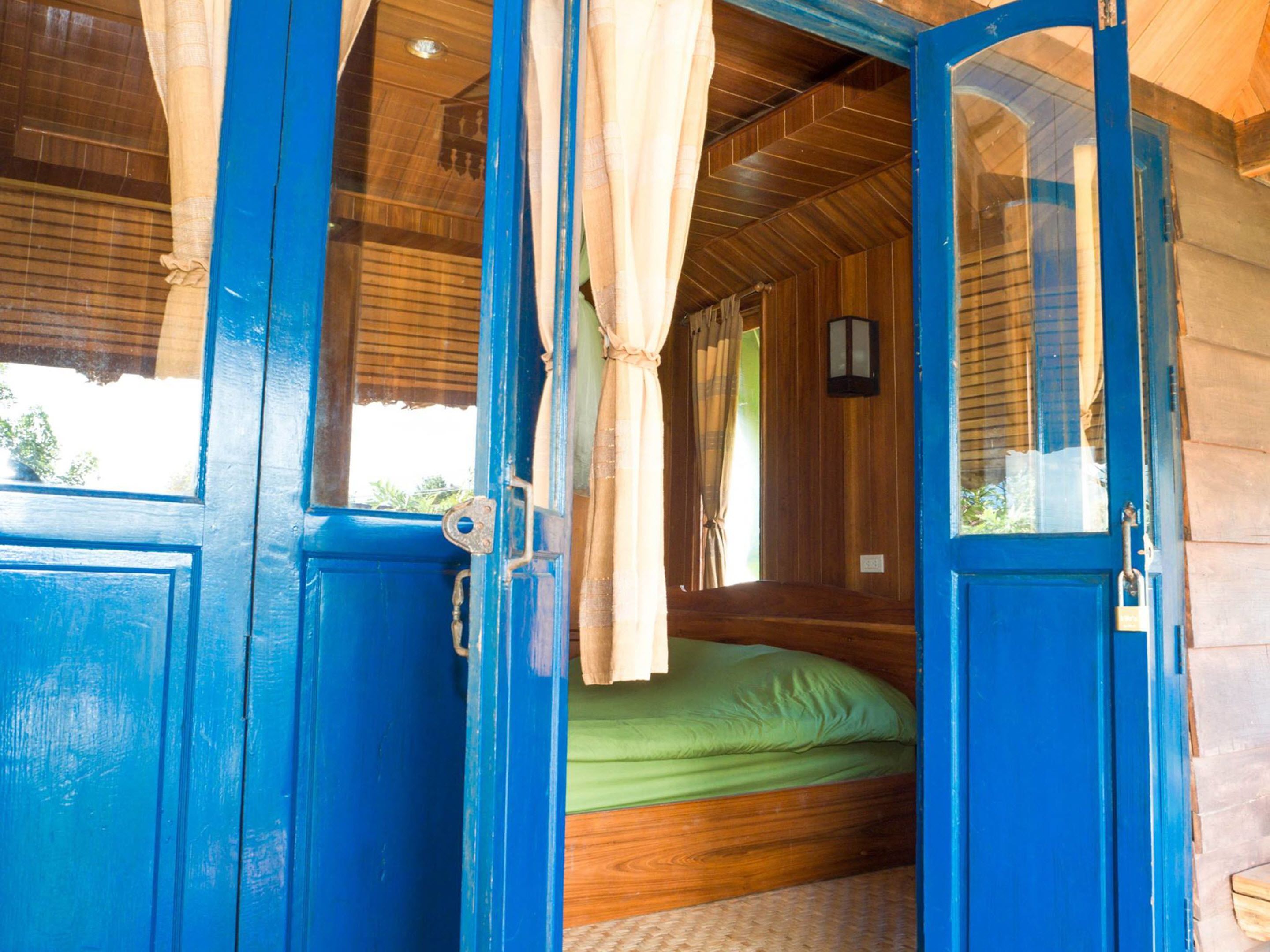 standard double room | desk, blackout curtains, free wifi, bed sheets