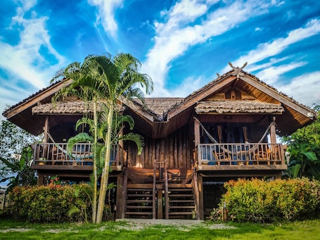 Exterior. Pai Homey