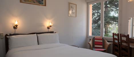 Superior Double Room | Desk, soundproofing, free cribs/infant beds, free WiFi