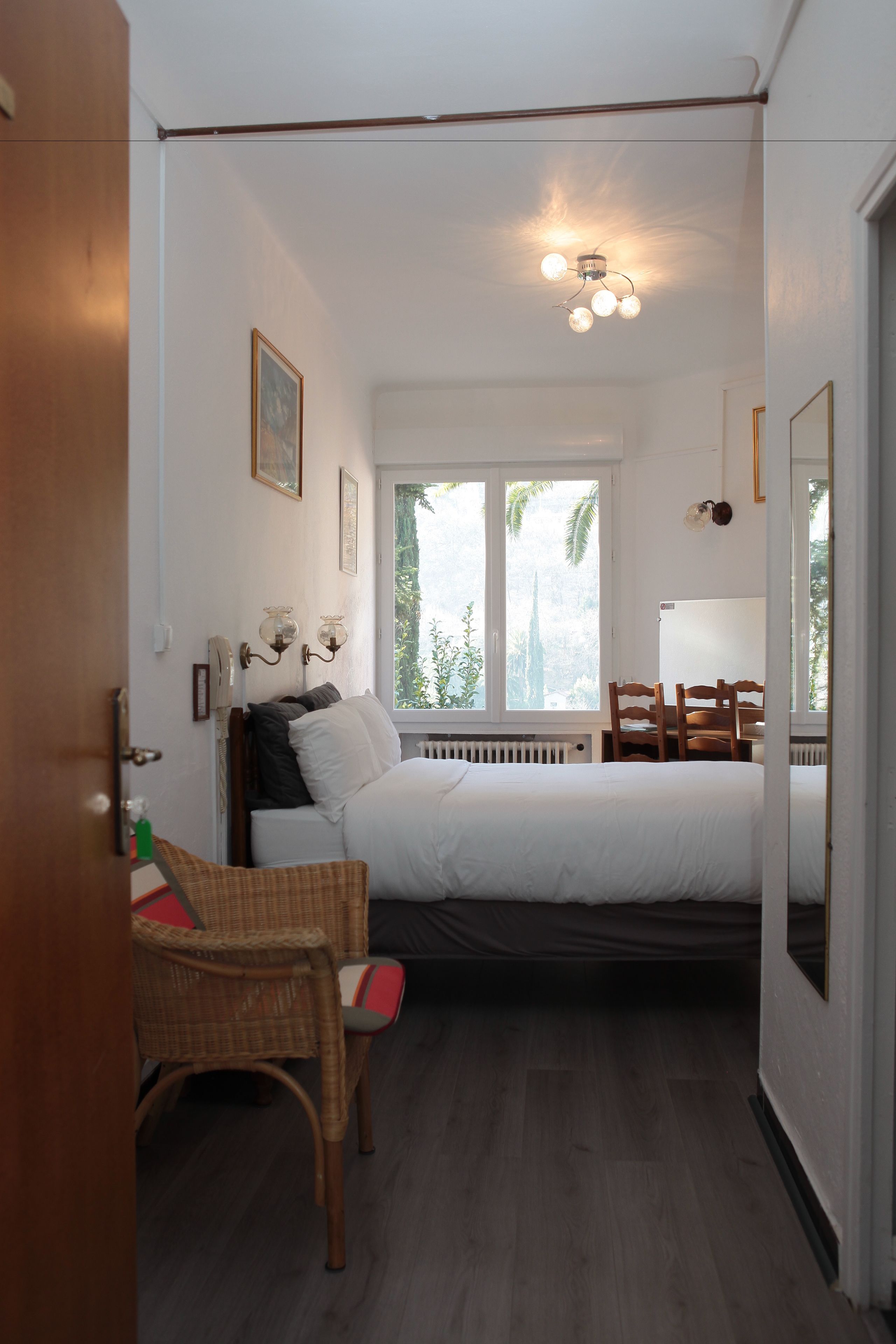 superior double room | desk, soundproofing, free cots/infant beds, free wifi