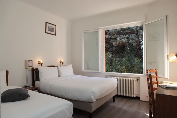 Superior Quadruple Room | Desk, soundproofing, free cribs/infant beds, free WiFi