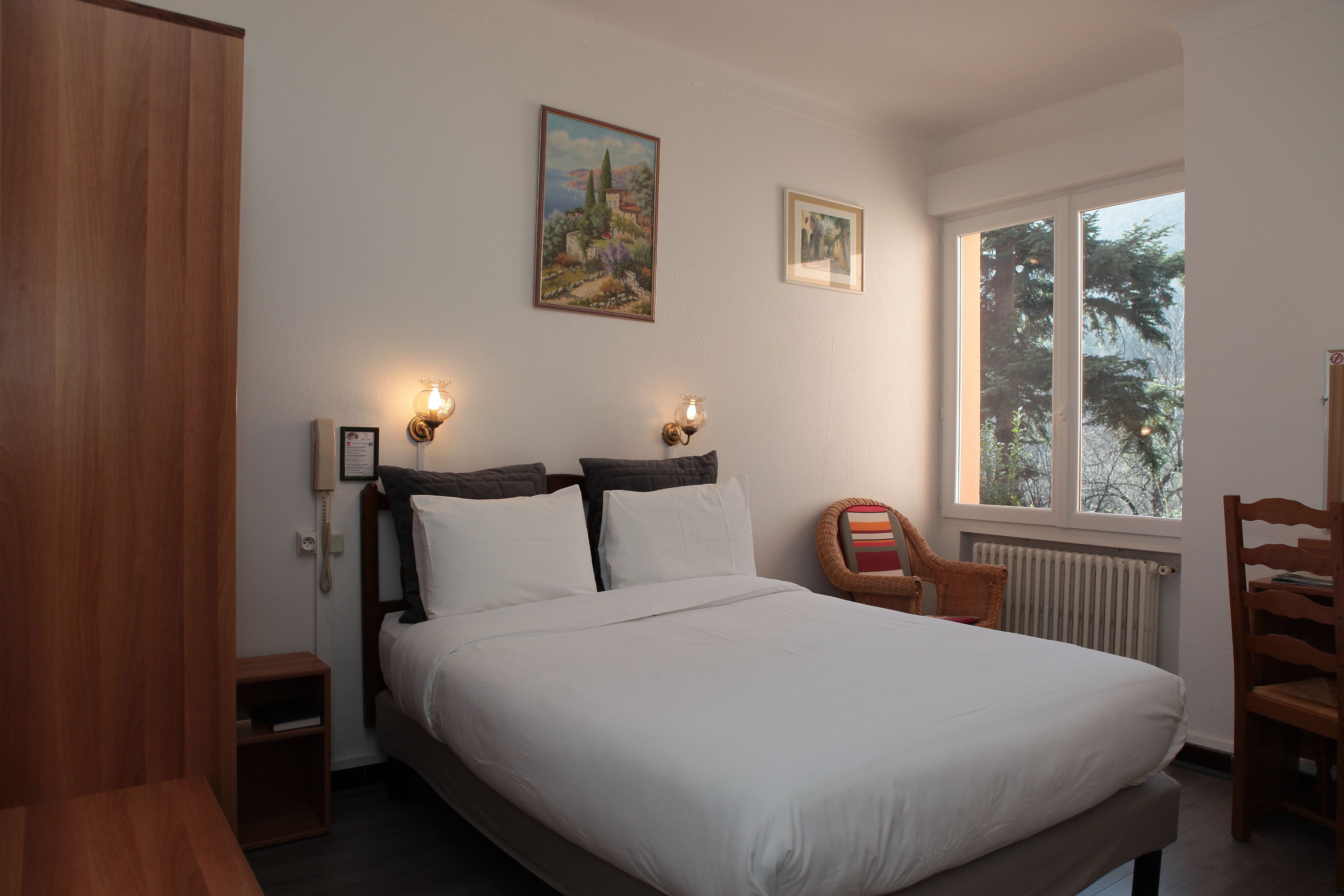 superior double room | desk, soundproofing, free cots/infant beds, free wifi