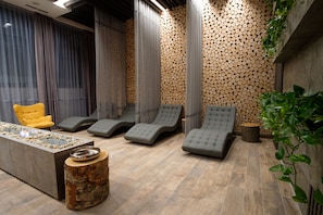Bastu, bubbelpool, ångbastu, turkiskt bad/hamam och kroppsbehandlingar