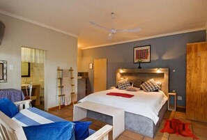 Habitació | Caixa forta a l'habitació, decoració individual i mobiliari individual 