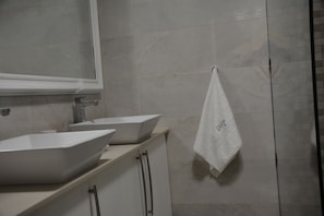 0B | Bathroom