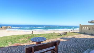 Family Room | Terrace/patio