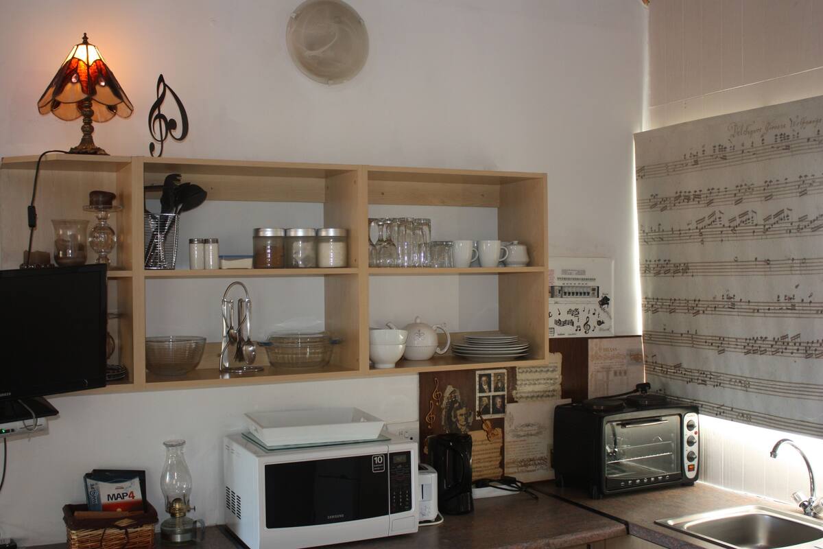 schemeselfcatering units - sleep 4  | private kitchen | microwave, coffee/tea maker, electric kettle, toaster