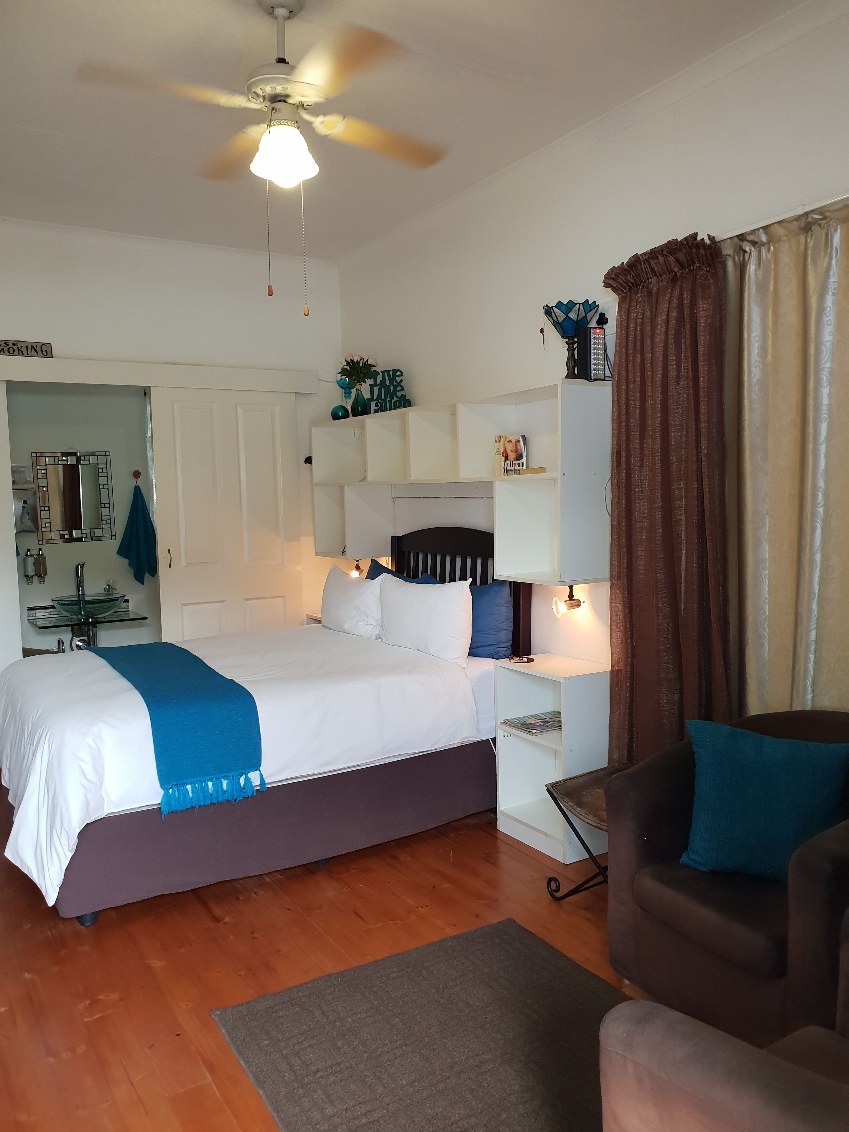 overnight units no view - sleep 2  | individually decorated, individually furnished, laptop workspace