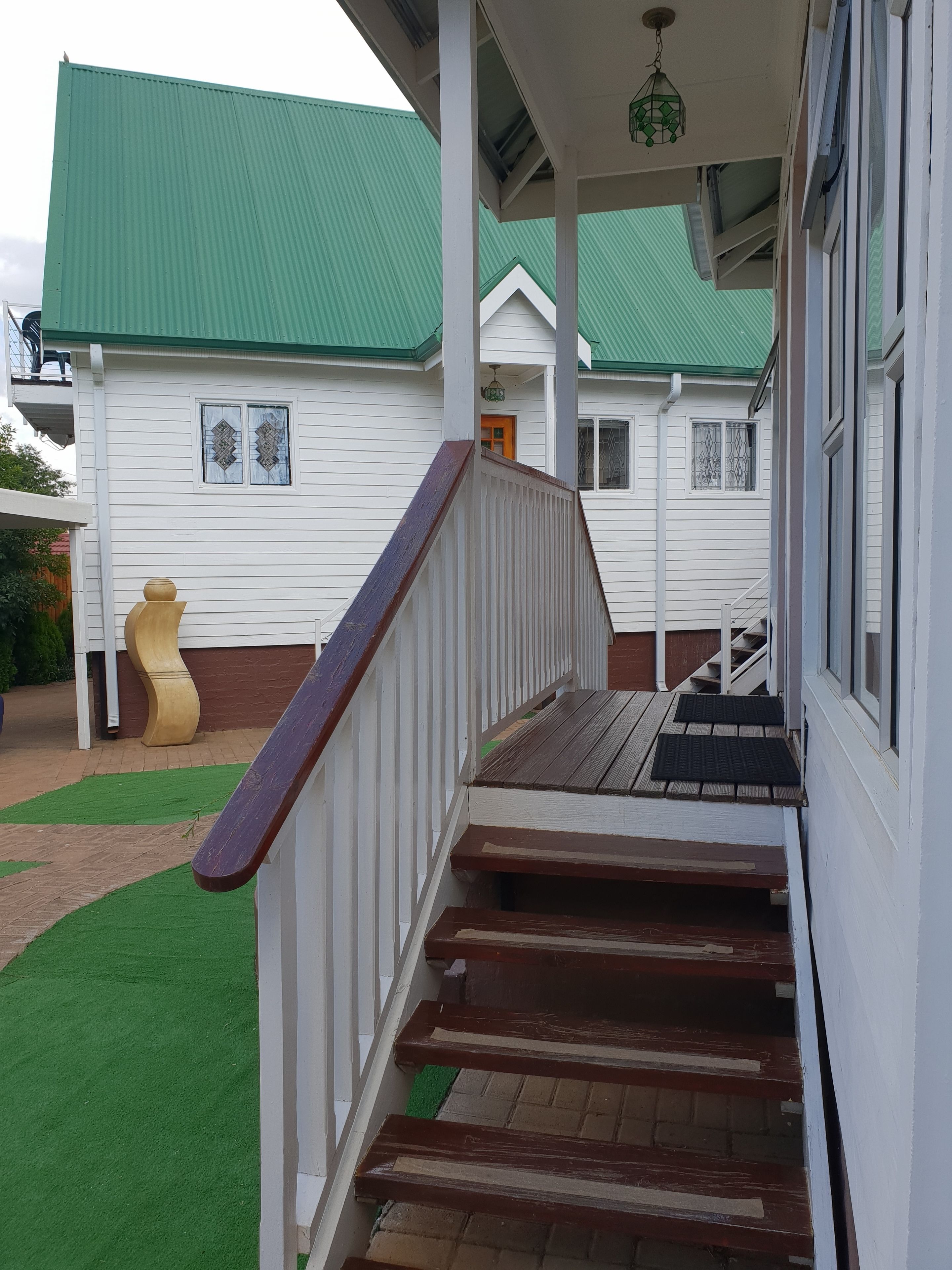 overnight units no view - sleep 2  | terrace/patio