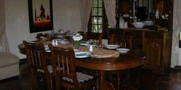 Full breakfast for a fee