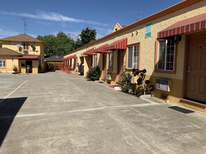 Exterior - Budget Motel (Mountain View)