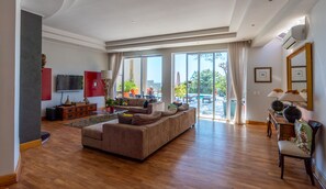 Coin salon dans le hall