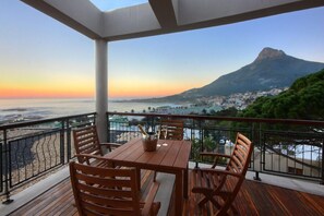 Honeymoon Room | Balcony - Balfour Place (Cape Town)