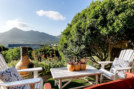 Pebble Beach Cottage | Garden