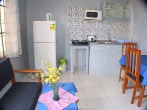 Apartment, 2 Bedrooms | Private kitchenette | Full-size fridge, microwave, stovetop, electric kettle - Ximple Appartementen (Paramaribo)