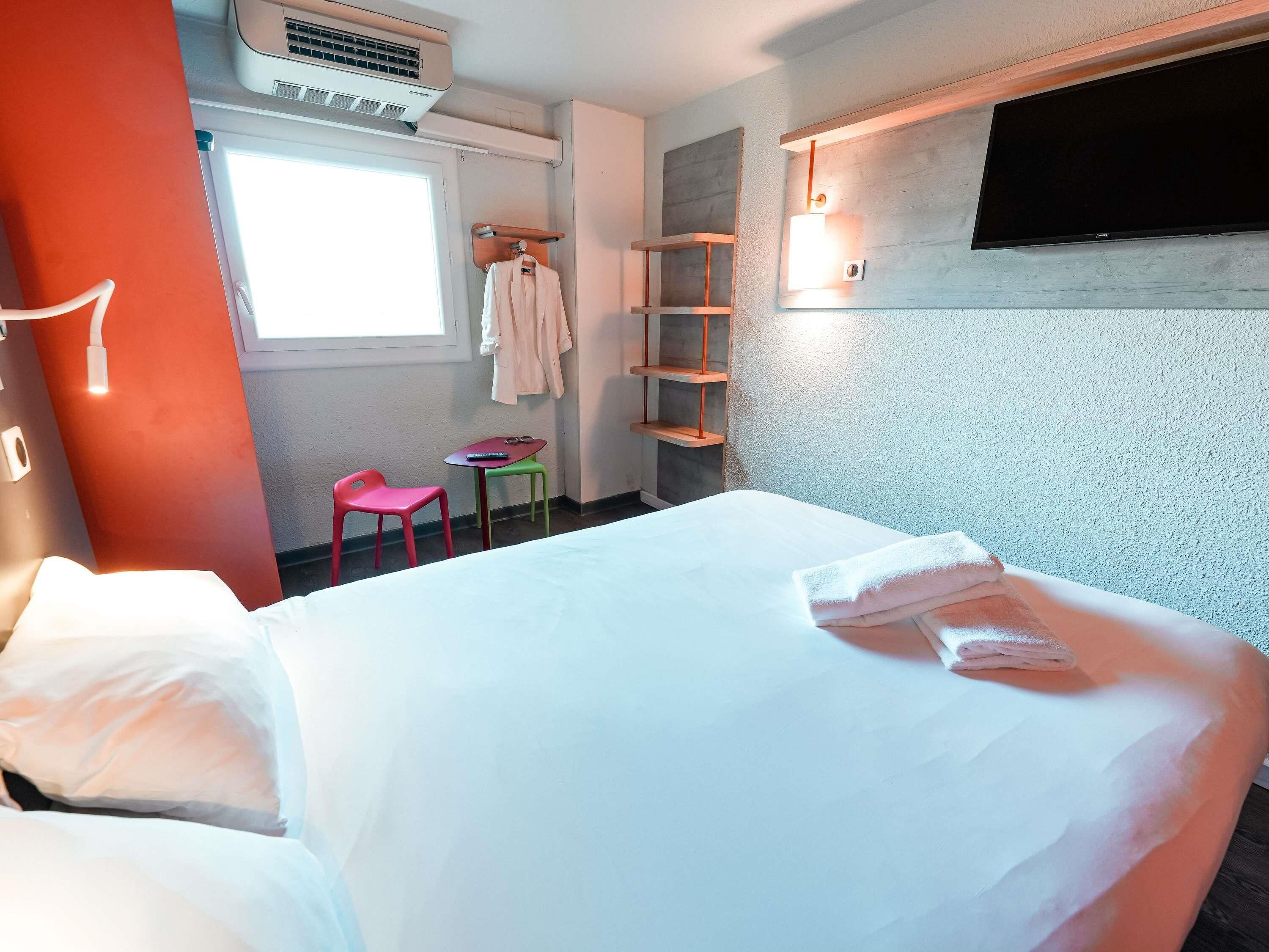 Driepersoonskamer | Gratis babybedden, gratis wifi, beddengoed