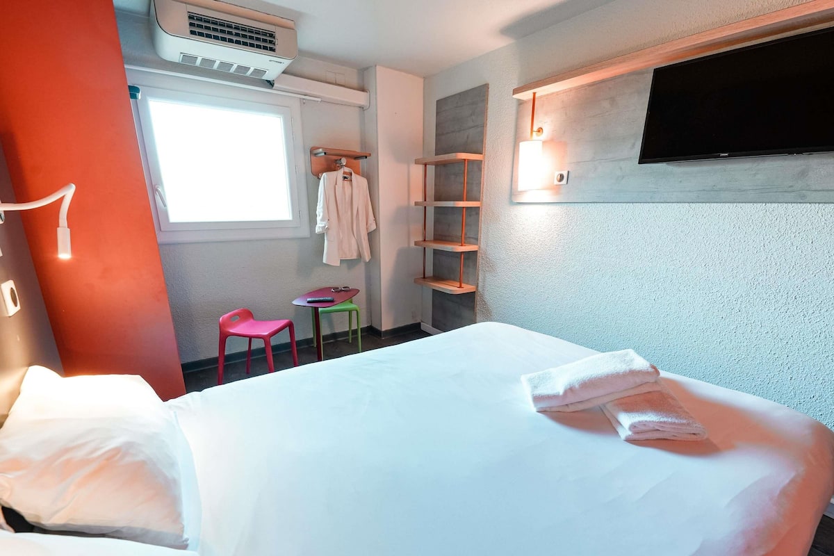 Driepersoonskamer | Gratis babybedden, gratis wifi, beddengoed